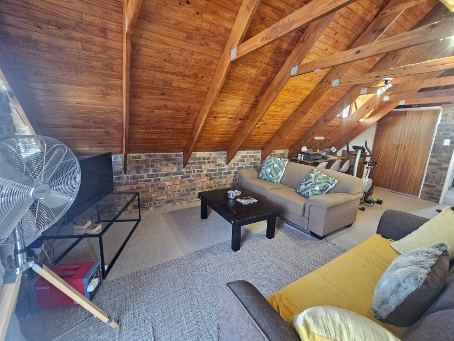 4 Bedroom Property for Sale in La Provance Free State